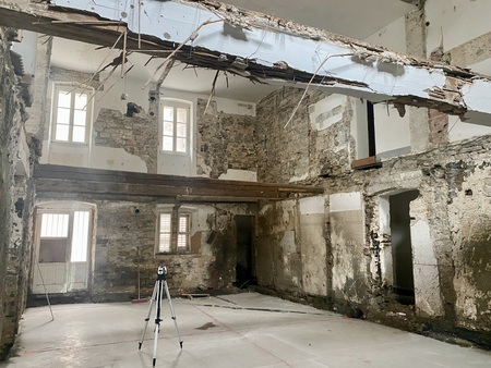 Podestatova palača 15. oktobra lani, ko so odstranili lesen strop med pritličjem in nadstropjem.